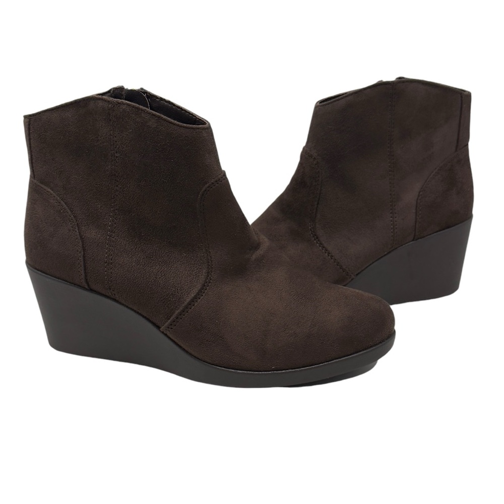 Crocs Boots Womens Size 7.5 Leigh Wedge Ankle 203418 Brown Suede Leather Zipper